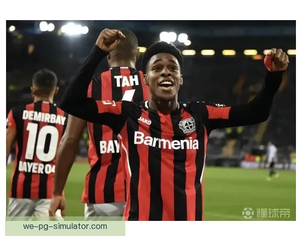 2026年初勒沃库森边卫弗林蓬凭借快速助攻荣获德甲飞翼称号